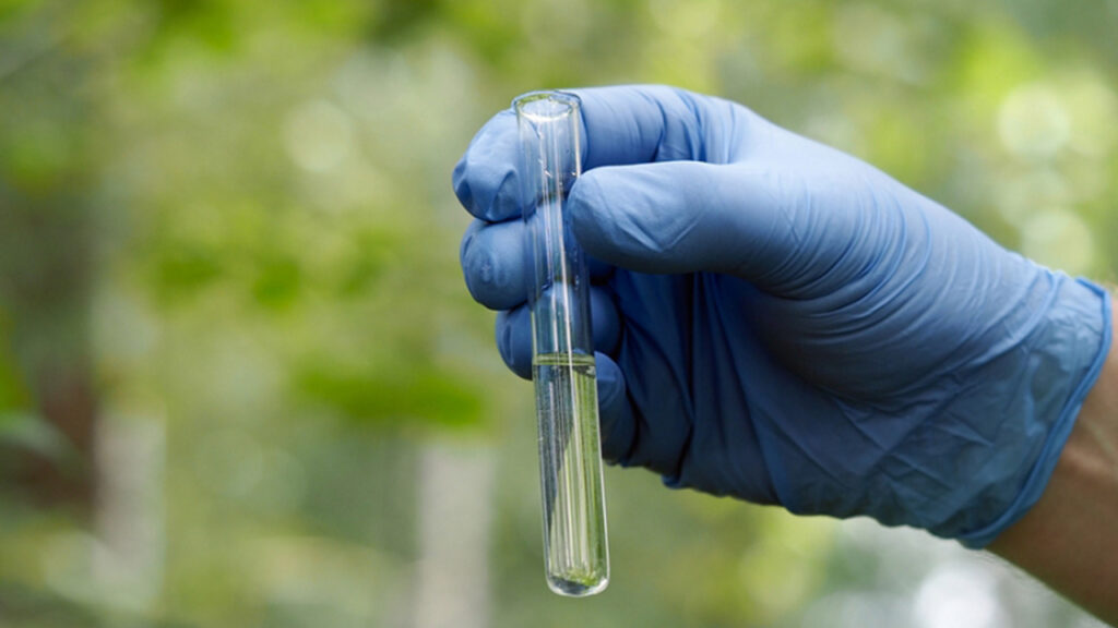 วิธีเก็บตัวอย่างน้ำก่อนส่งตรวจแล็บ